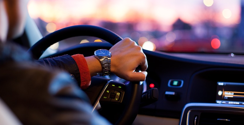 Academie Kano Misbruik Hoe kun je veilig bellen in de auto? – Enjoy the road